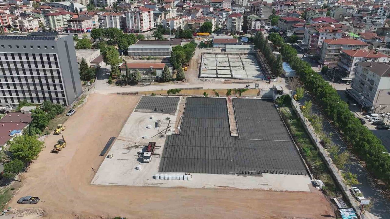 DERİNCE EĞİTİM VE ARAŞTIRMA HASTANESİNDEKİ DÖNÜŞÜM SÜRECİNDE HİZMETLERİN AKSAMAMASI İÇİN İNŞA...