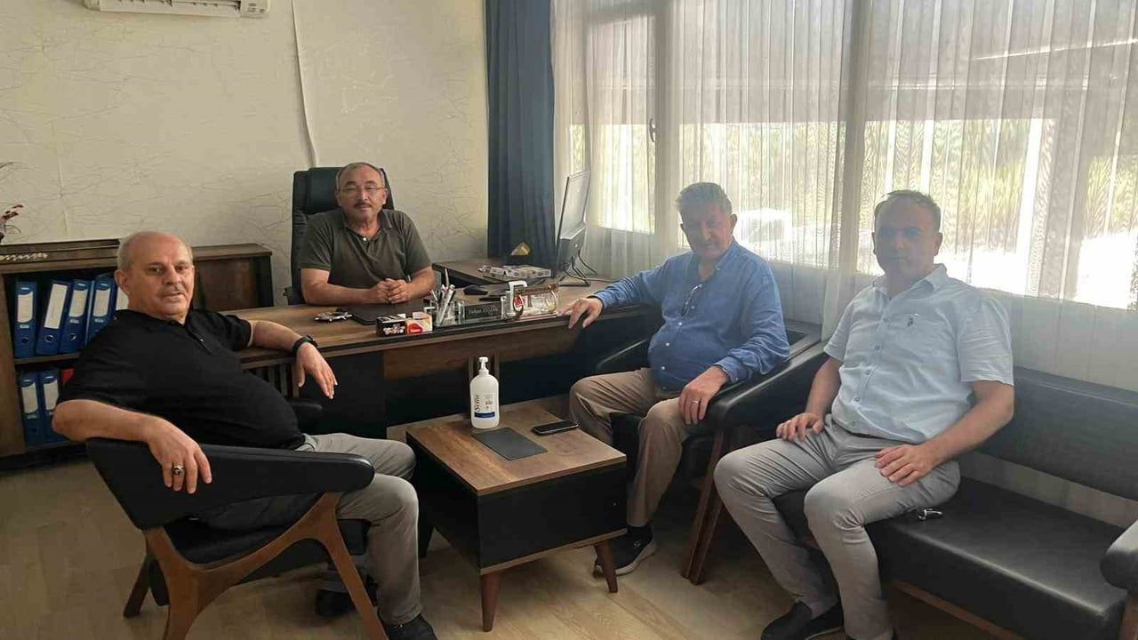 BAŞKAN ARSLAN VE VEKİL ÖZMEN, İNCİR TÜCCARLARI İLE GÖRÜŞTÜ