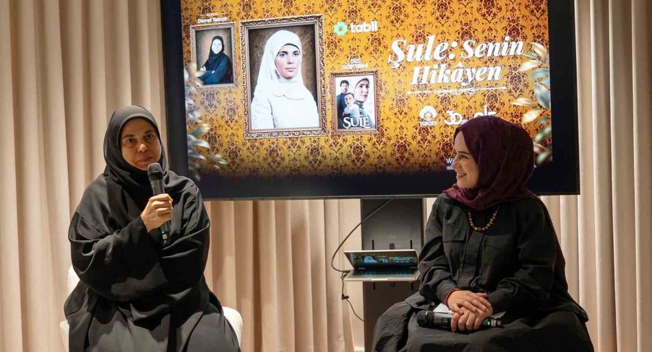 DEMET TEZCAN (SOLDA), ONUN HAYATINDAN AZ BİLİNEN HATIRALARI GENÇLERLE PAYLAŞTI.