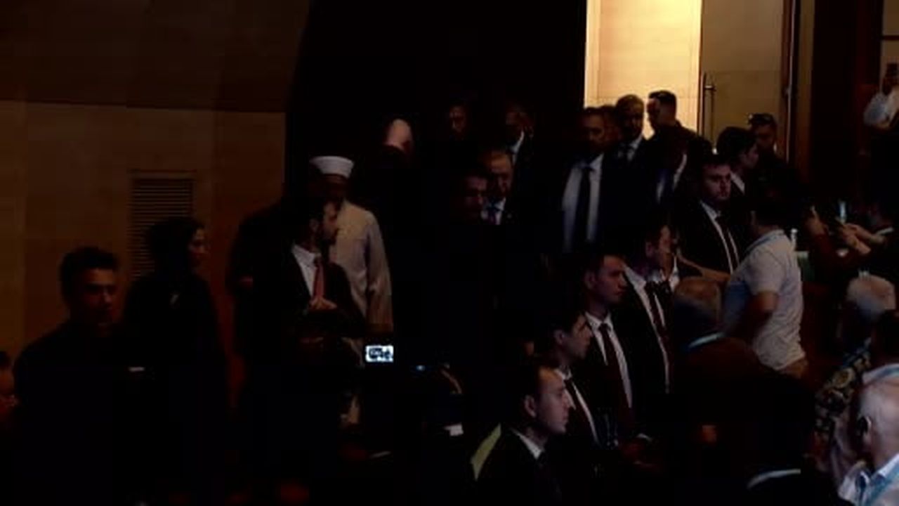 Cumhurbaşkanı Erdoğan: " İslam'ın izzetini her şeyin üstünde tutan, ilây-ı kelimetullah davası...