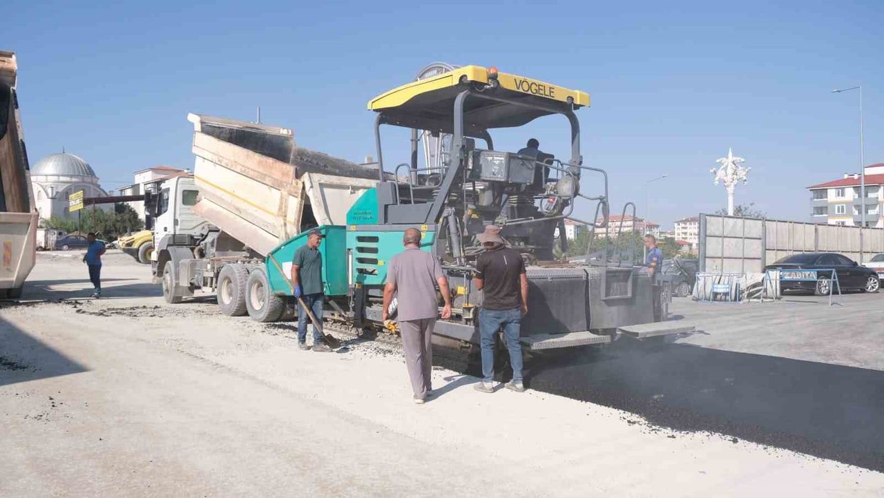 SORGUN BELEDİYESİ TARAFINDAN SANAYİ SİTESİ’NDE YÜRÜTÜLEN ASFALT VE ÇEVRE DÜZENLEME ÇALIŞMALARI...