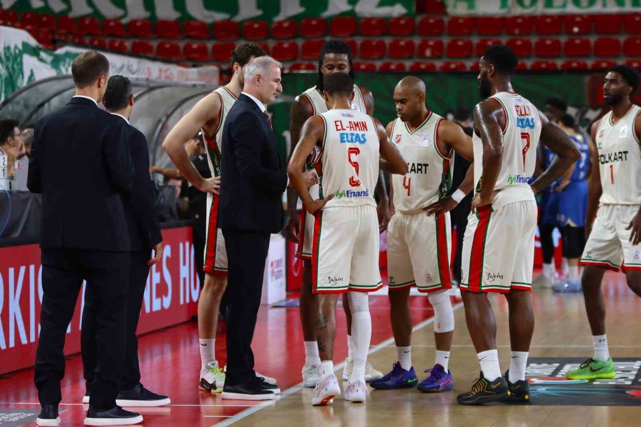 KARŞIYAKA BASKETBOL, İÇ SAHADA KAYIPSIZ İLERLİYOR
