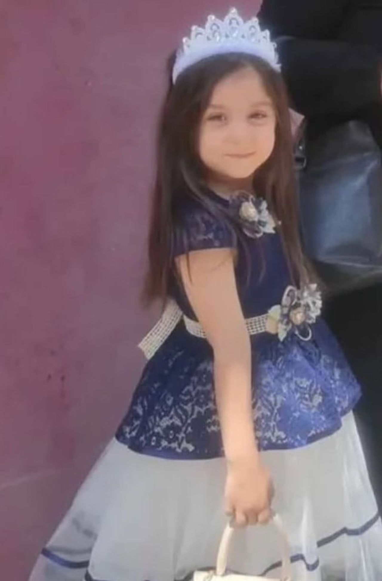 ADANA'NIN CEYHAN İLÇESİNDE OTOMOBİLİN ÇARPMASI SONUCU AZRA NAZLI SARIOĞLU (7), HAYATINI...