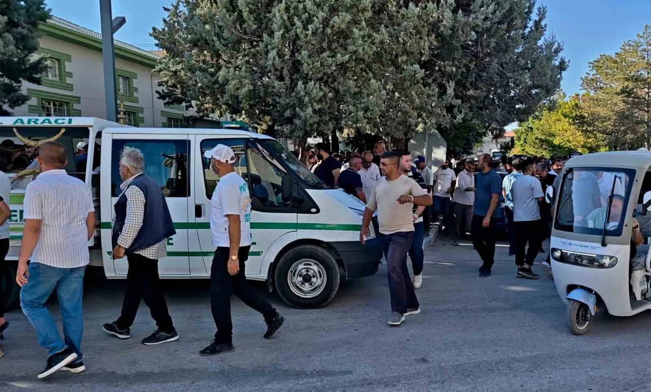 AKSARAY’IN ESKİL İLÇESİNDE TARIMSAL SULAMA KUYUSUNDA TEMİZLİK ÇALIŞMASI SIRASINDA ELEKTRİK AKIMINA...