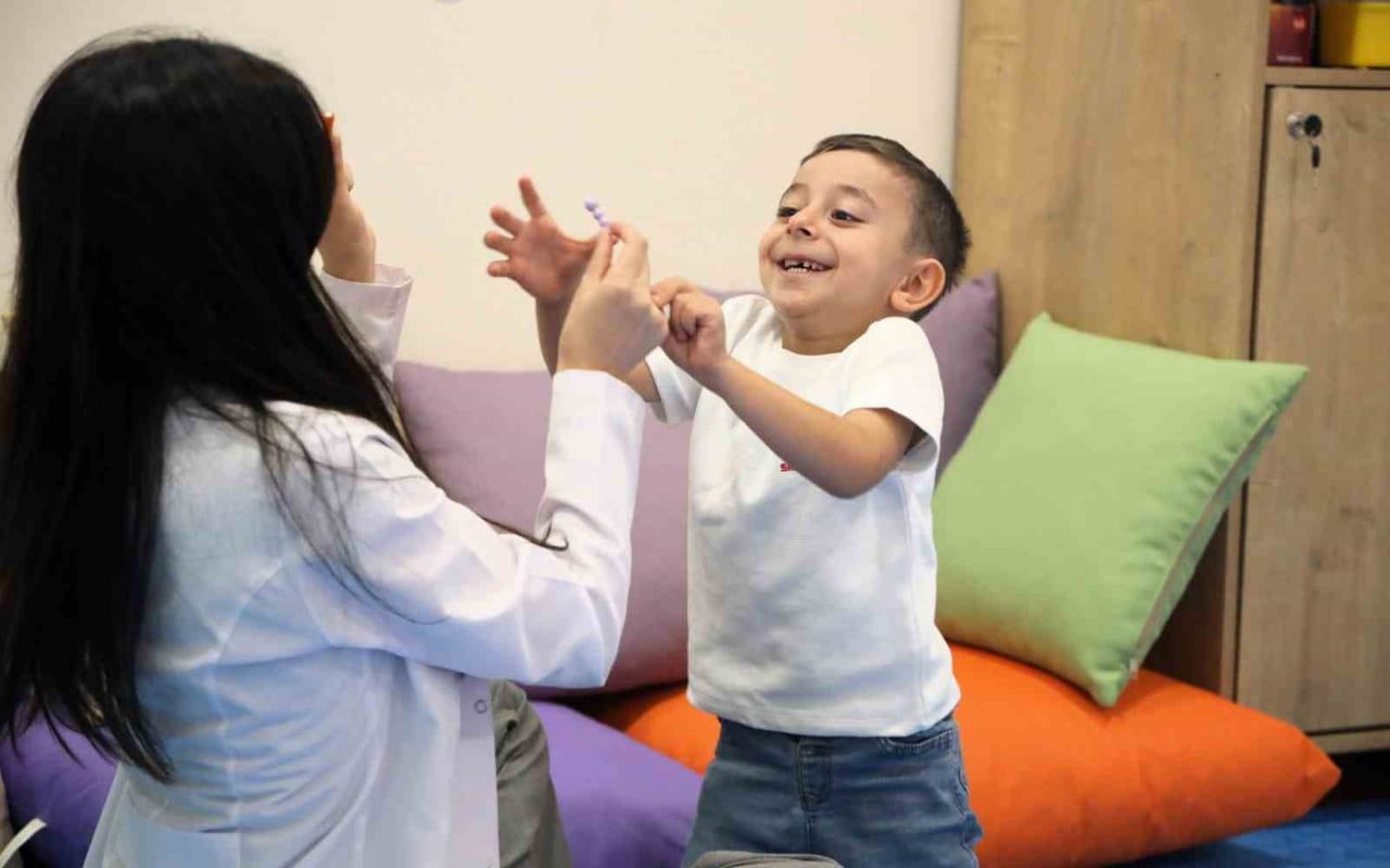 KOCAELİ’DE GONCA ENGELSİZ YAŞAM MERKEZİ’NDE YAKLAŞIK BİR YILDIR DİL VE KONUŞMA TERAPİSİ ALAN 5...