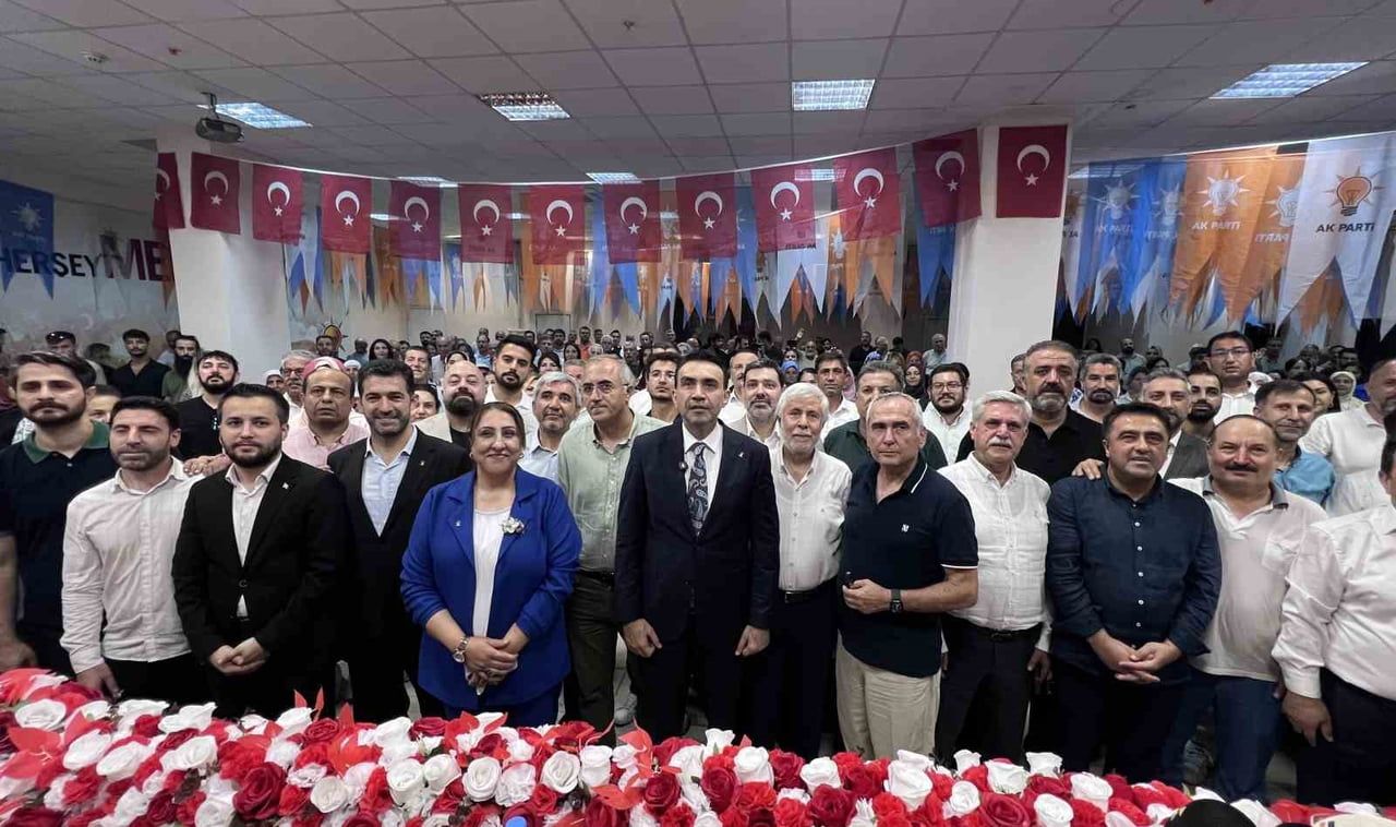 PROGRAMA, AK PARTİ'NİN KURULUŞUNDAN BU YANA ÇEŞİTLİ KADEMELERDE GÖREV ALMIŞ İSİMLERİN YANI SIRA...