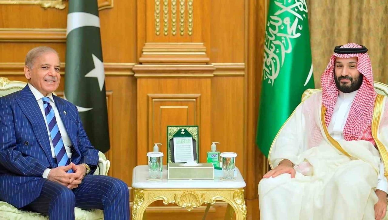 PAKİSTAN BAŞBAKANI ŞEHBAZ ŞERİF, RESMİ ZİYARET GERÇEKLEŞTİRDİĞİ SUUDİ ARABİSTAN’DA VELİAHT PRENSİ...