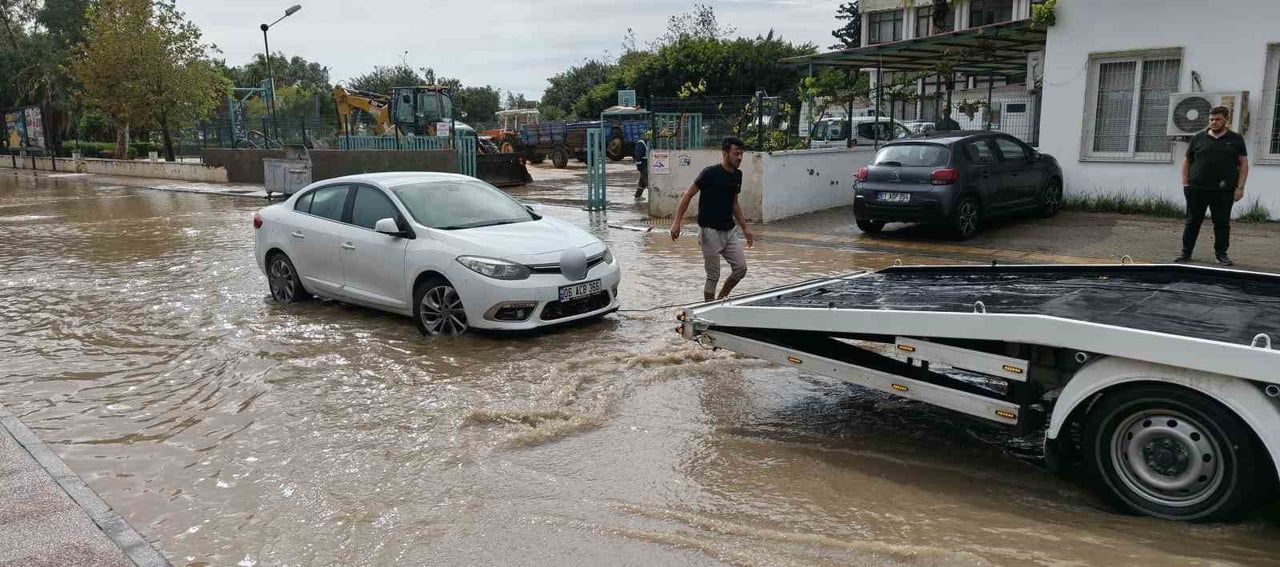 MERSİN'İN SİLİFKE İLÇESİNDE BAĞLI YEŞİLOVACIK VE IŞIKLI MAHALLELERİNDE DERELER TAŞARKEN, TAŞUCU...