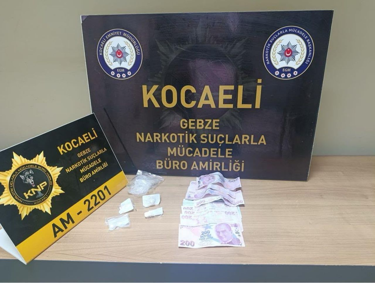 KOCAELİ’DE POLİS EKİPLERİNCE DÜZENLENEN UYUŞTURUCU OPERASYONLARINDA YAKALANAN 11 ŞÜPHELİDEN 6’SI...