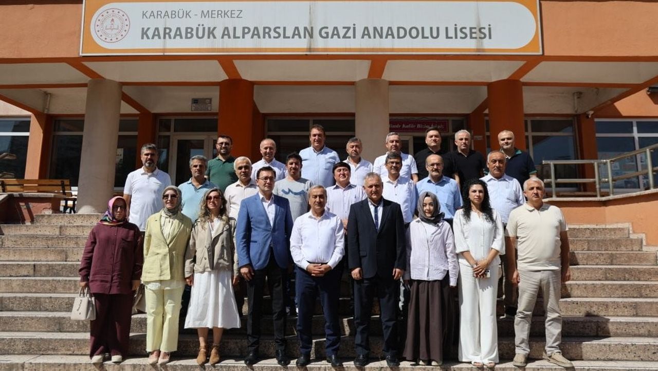 KARABÜK'TE, 3. BÖLGE EĞİTİM KURUMU MÜDÜRLERİ TOPLANTISI GERÇEKLEŞTİRİLDİ.