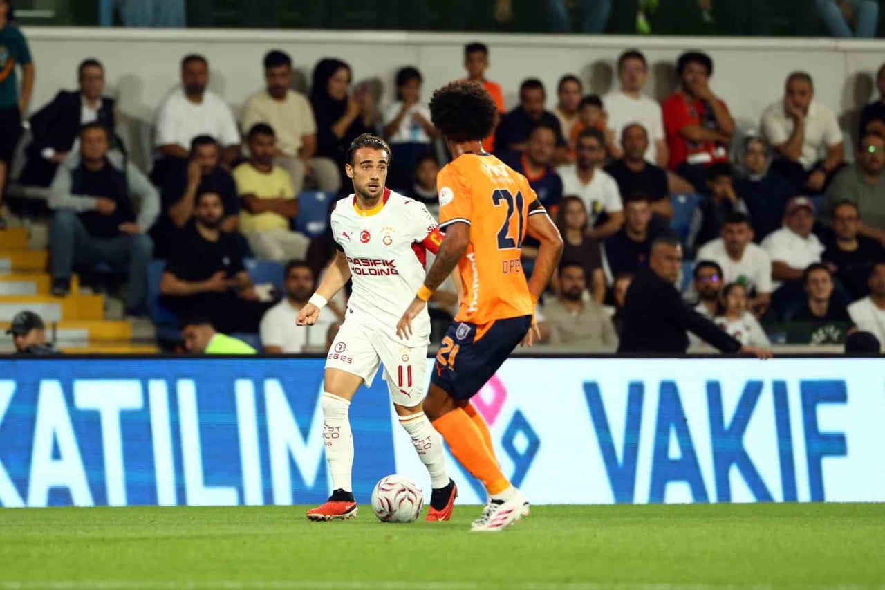 TRENDYOL SÜPER LİG'İN 4. HAFTASINDA BAŞAKŞEHİR, SAHASINDA GALATASARAY İLE KARŞI KARŞIYA GELİYOR....