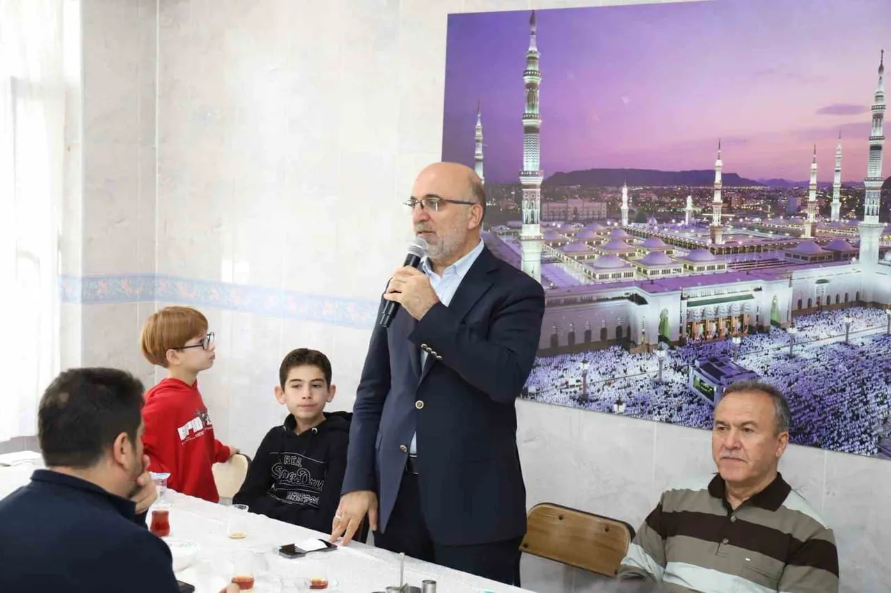 İL MÜFTÜSÜ LÜTFÜ İMAMOĞLU İSE BİRLİKTE GÖREV YAPTIĞI PERSONELE TEŞEKKÜR EDEREK HELALLİK...