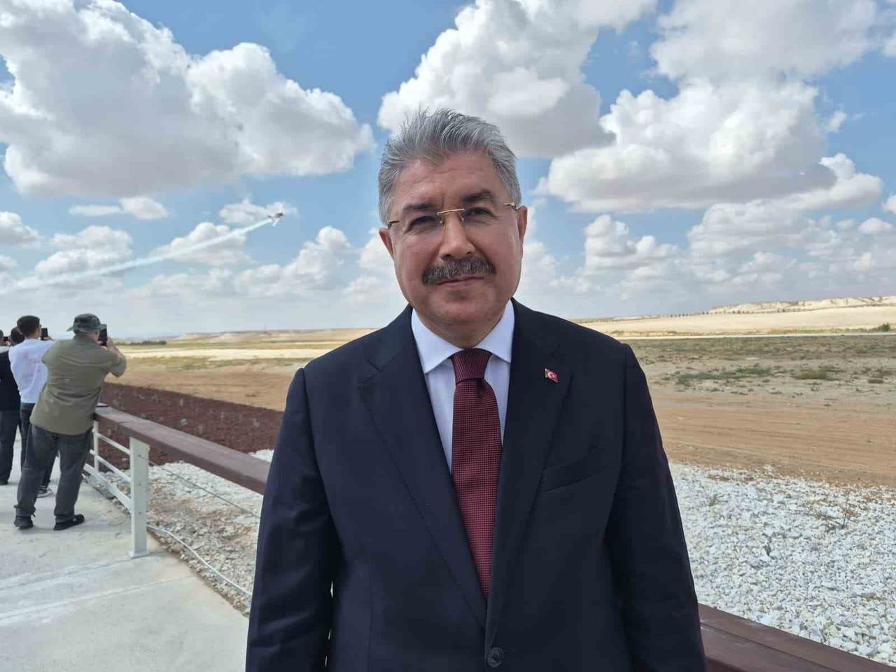 ESKİŞEHİR VALİSİ DR. ERDİNÇ YILMAZ GÖSTERİLERİN GENÇLER VE ÇOCUKLAR İÇİN BÜYÜK BİR İLHAM KAYNAĞI...