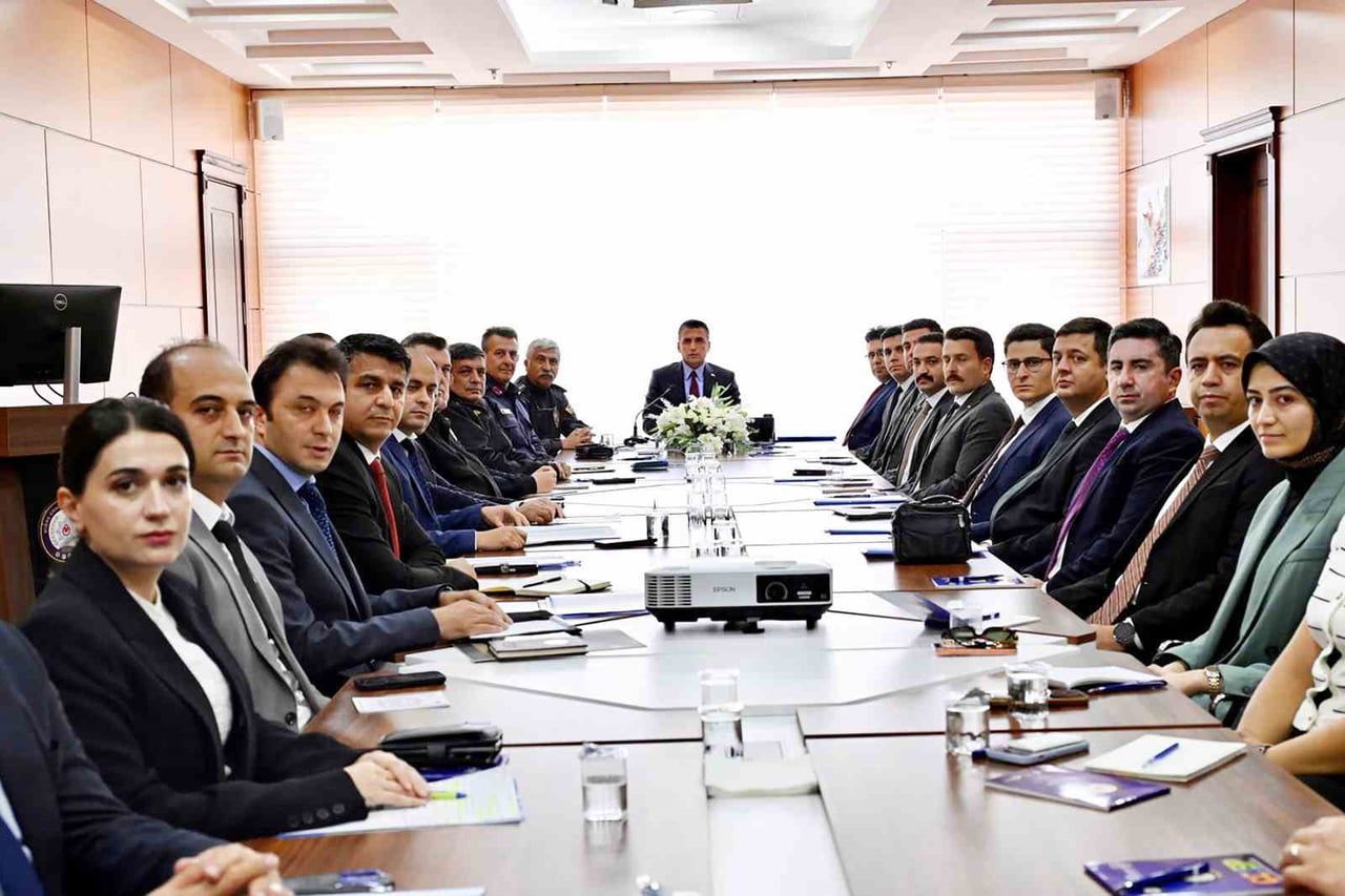 NİĞDE’DE SUÇLA MÜCADELE TOPLANTISI GERÇEKLEŞTİRİLDİ