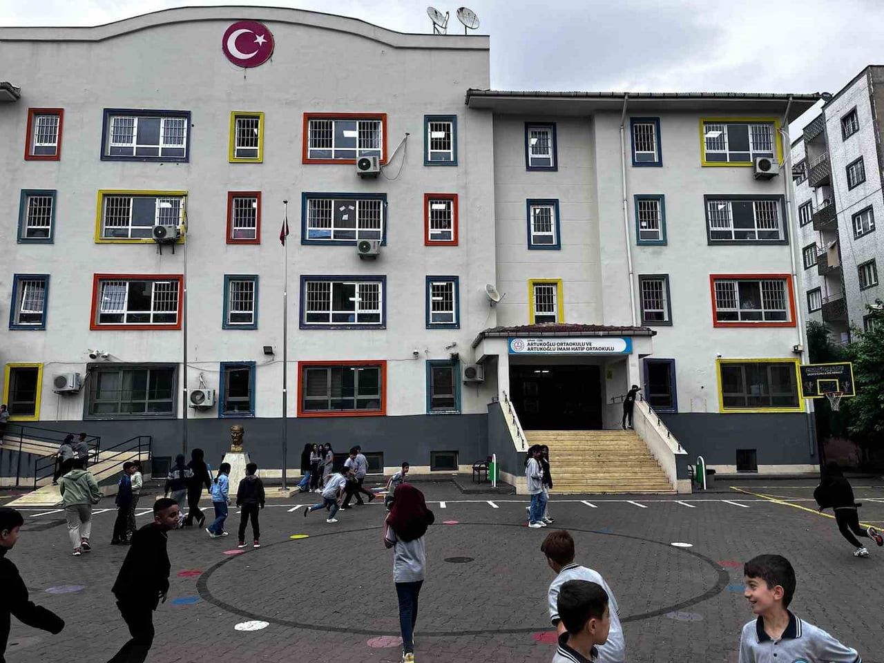 CİZRE’DE ARTUKOĞLU ORTAOKULU İLE ARTUKOĞLU İMAM HATİP ORTAOKULUNDA, "DÜNYA AFET RİSKLERİNİN...