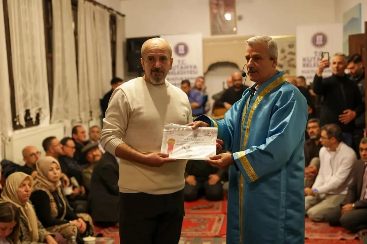 KÜTAHYA'NIN TANITIMINA KATKI SUNAN SANATÇILARA SERTİFİKA VERİLDİ