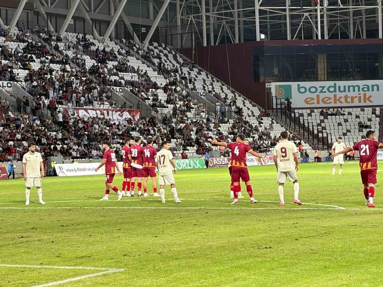 ELAZIĞSPOR HAZIRLIK MAÇINDA MALATYA YEŞİLYURTSPOR İLE 2-2 BERABERE KALDI