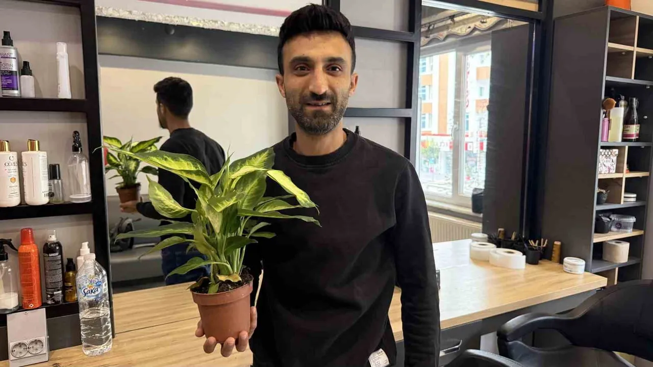 BABA MELİH HANLI İSE OLAY SIRASINDA İŞTE OLDUĞUNU BELİRTEREK, "ÇOCUĞUM OTURMA ODASINDA YANLARINDA...
