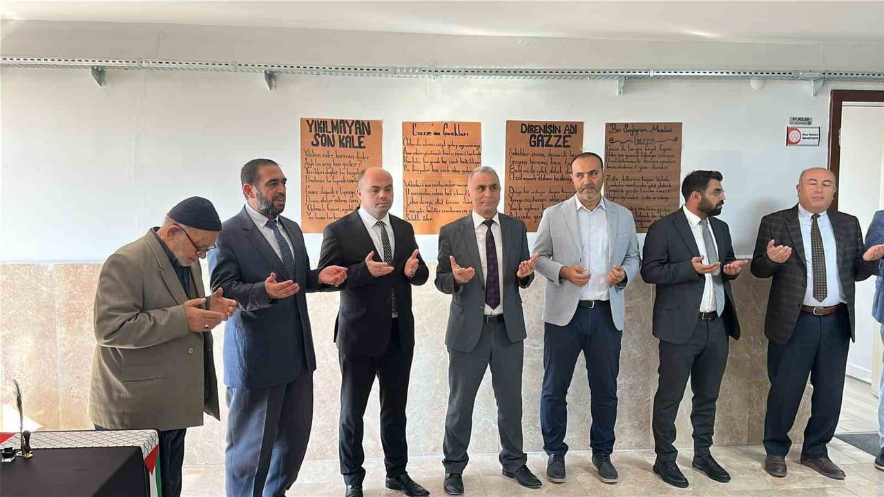 AKSARAY’DA ESKİL ANADOLU İMAM HATİP LİSESİ TARAFINDAN FİLİSTİN’DE YAŞANAN İNSANLIK DRAMINA DİKKAT...