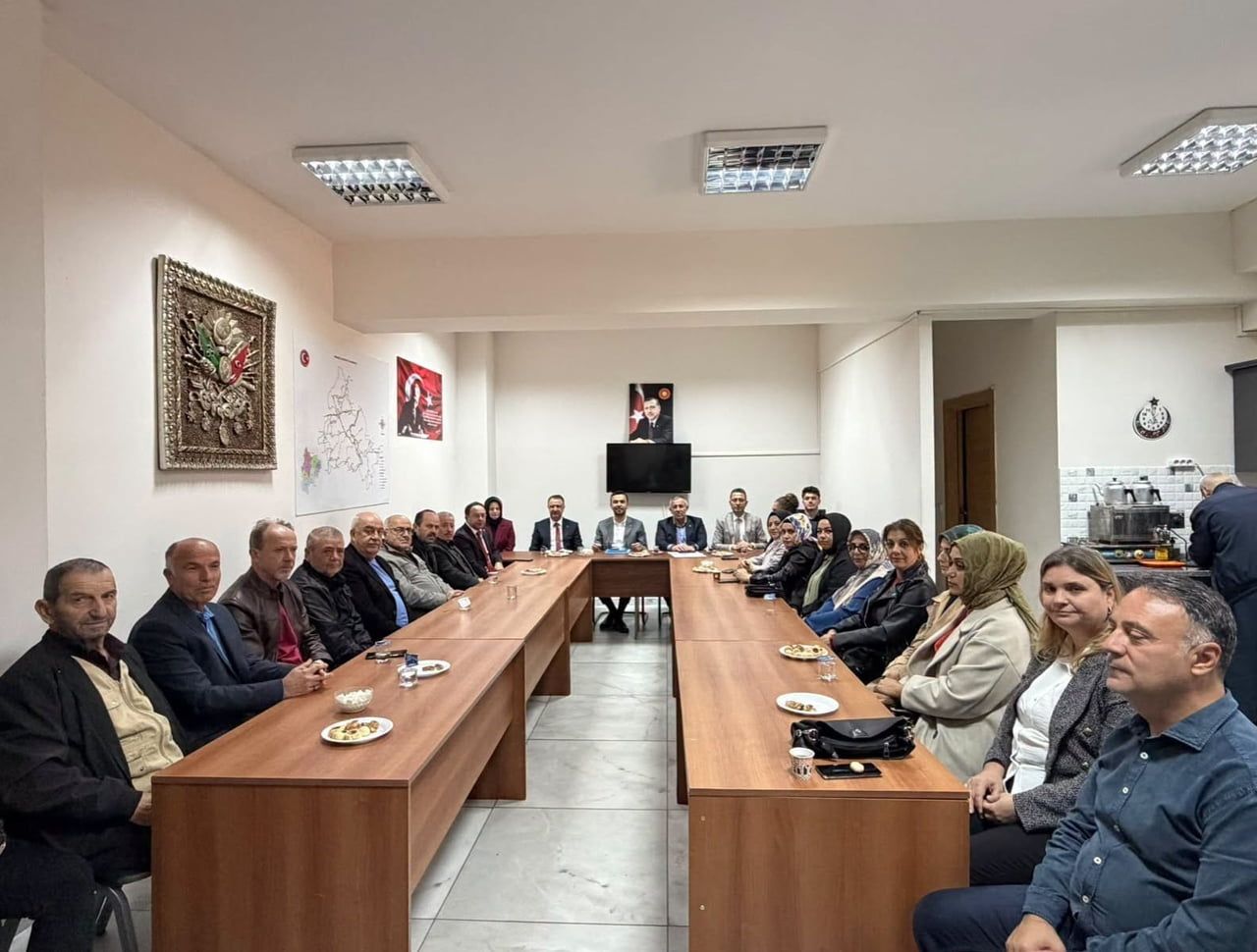 AK PARTİ BİLECİK TEŞKİLATI 5 İLÇEDE SAHAYA YÖNELİK ÇALIŞMALARI MASAYA YATIRDI