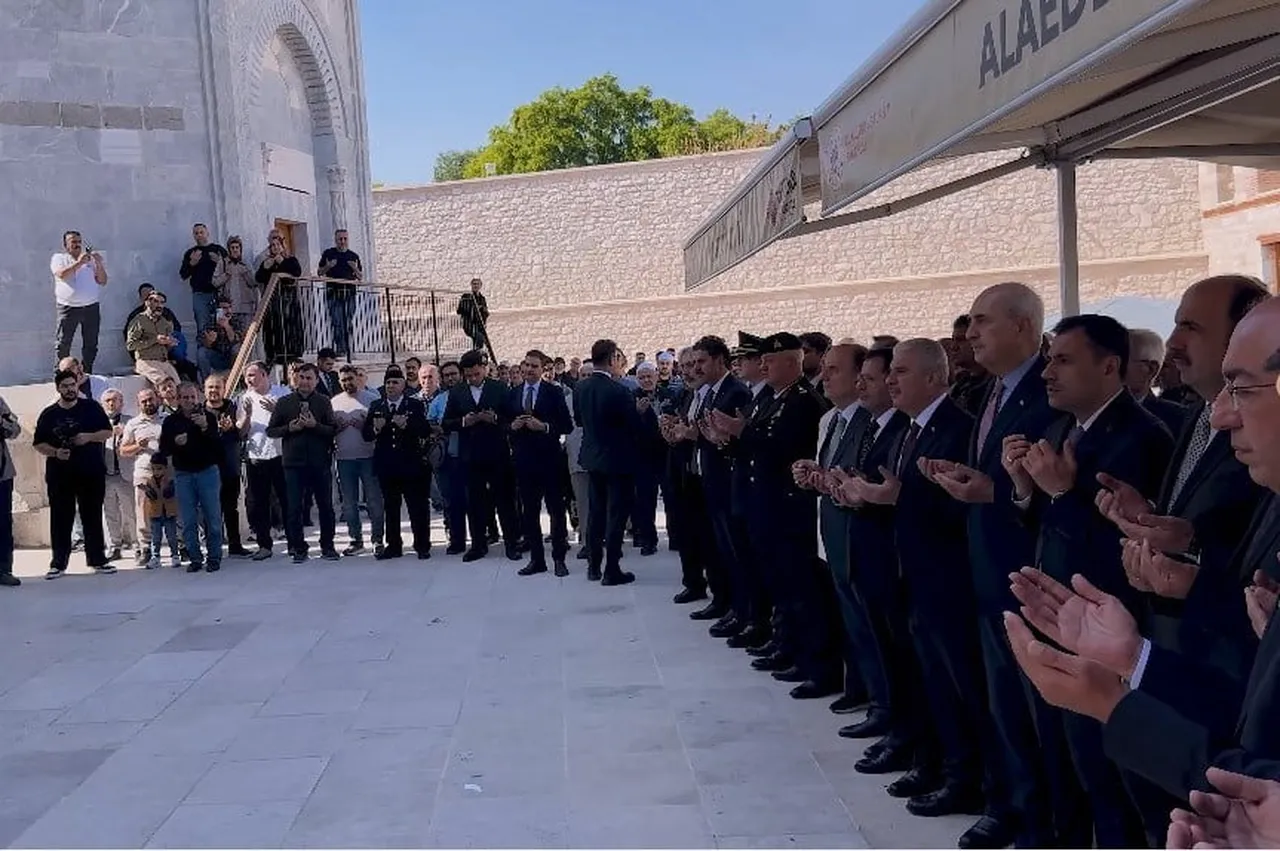 TÜRKİYE BÜYÜK MİLLET MECLİSİ (TBMM) BAŞKANI NUMAN KURTULMUŞ, KONYA'DA "SULTANLAR TÜRBESİ SAYGI...