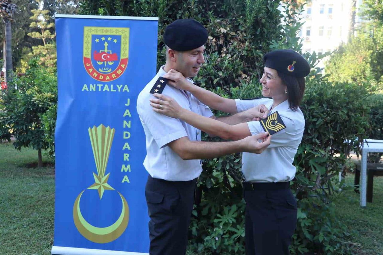 JANDARMA ÇİFTE YIL DÖNÜMÜNDE UNUTULMAZ HEDİYE
