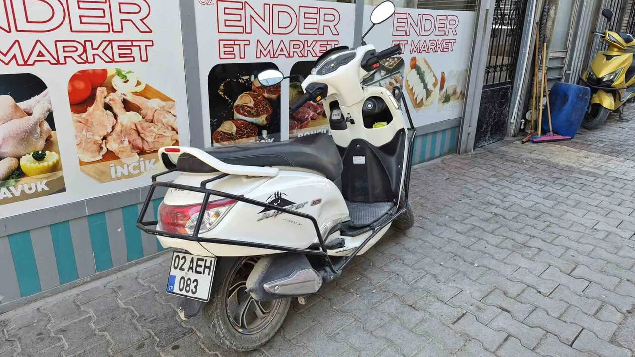 ADIYAMAN'DA OTOMOBİL İLE MOTOSİKLETİN ÇARPIŞMASI SONUCU MEYDANA GELEN KAZADA MOTOSİKLET SÜRÜCÜSÜ...