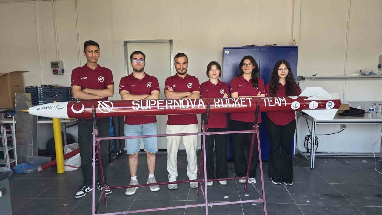 SUPERNOVA ROKET TAKIMI, TEKNOFEST YÜKSEK İRTİFA ROKET YARIŞMASI’NDA FİNALİST OLDU.