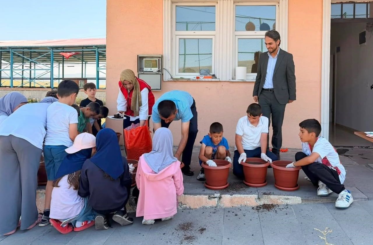 GENÇLİK VE SPOR BAKANLIĞI TARAFINDAN YÜRÜTÜLEN GENÇLİK ÇALIŞANLARI YETKİNLİK EĞİTİMİ PROGRAMI...
