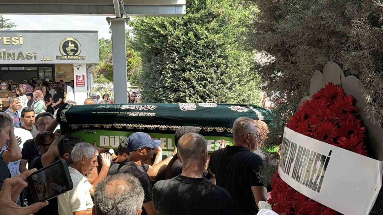 DR. ERKUT KARACA İÇİN ŞEHİTLİK CAMİSİ'NDE CENAZE TÖRENİ DÜZENLENDİ