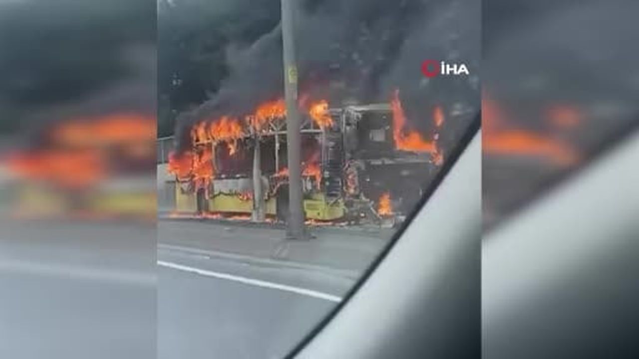 Bakırköy'de İETT otobüsü alev alev yandı