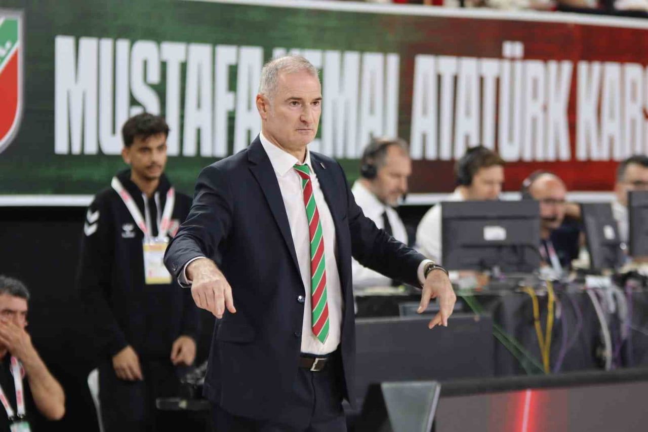 KARŞIYAKA BAŞANTRENÖRÜ NENAD MARKOVİC