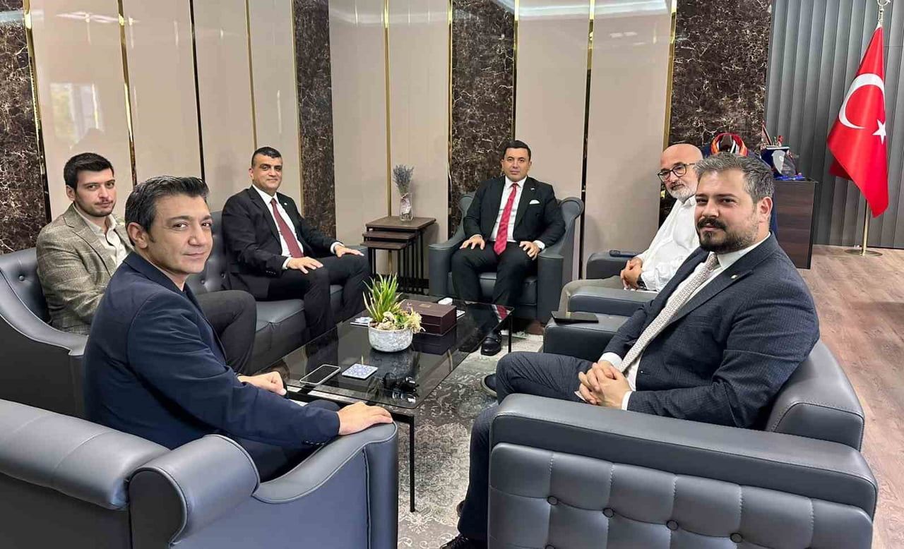 ANAMUR CUMHURİYET BAŞSAVCISI TANJU ÇATLI, KENDİSİNİ ZİYARETE GELEN MERSİN BAROSU YÖNETİMİYLE...