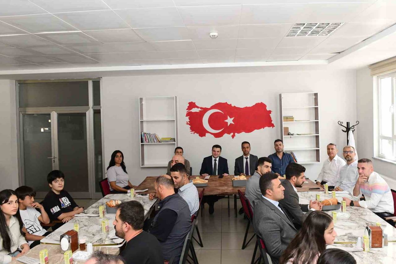 VAN’IN ÇATAK İLÇESİNDE LİSELERE GEÇİŞ SİSTEMİ (LGS) VE YÜKSEKÖĞRETİM KURUMLARI SINAVI’NDA (YKS)...