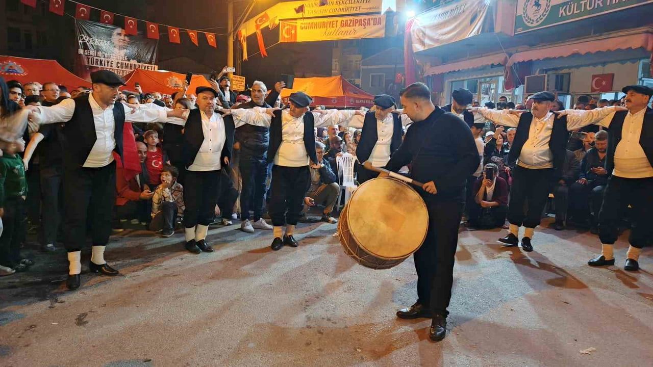 SAMSUN’UN BAFRA İLÇESİNDE CUMHURİYET’İN 103. YIL DÖNÜMÜ, GAZİPAŞA MAHALLESİ’NDE DÜZENLENEN...