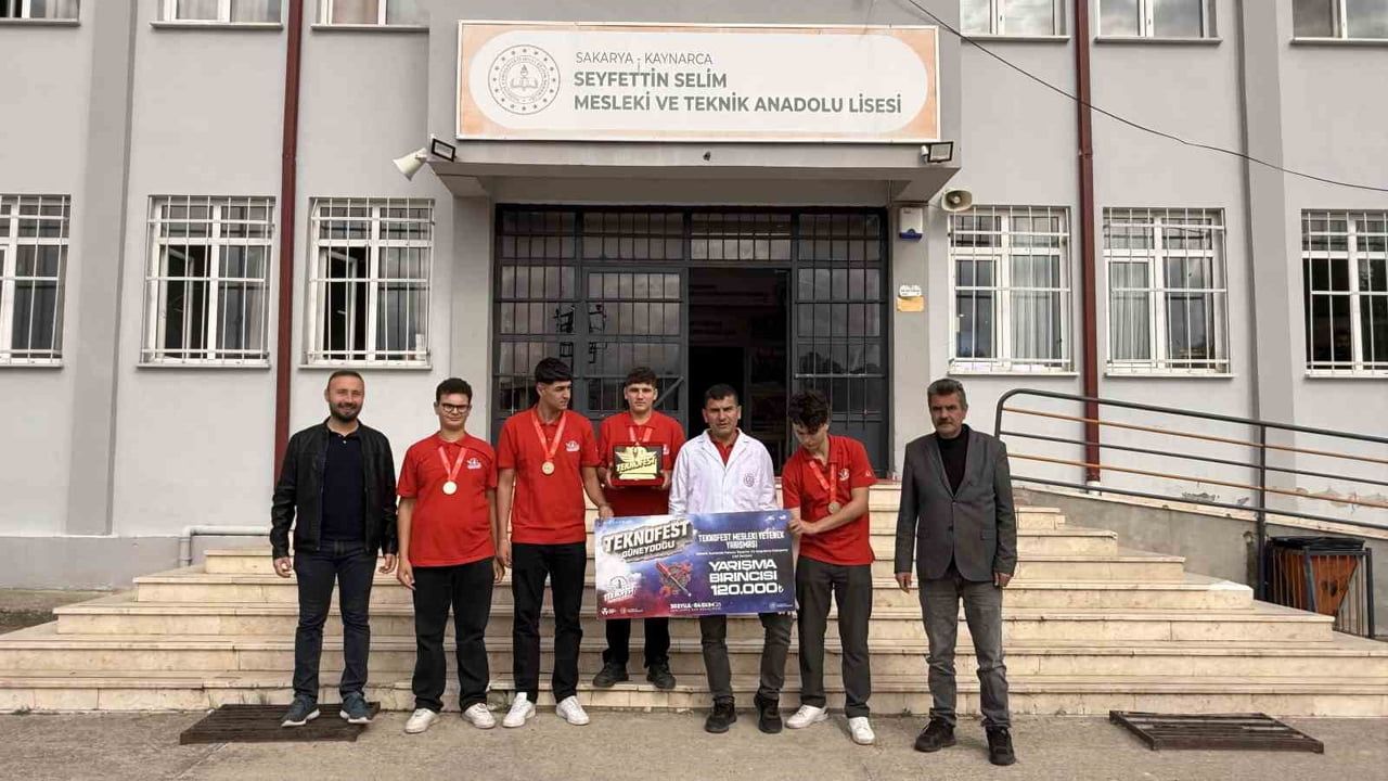 YARIŞMA SÜRECİNİ, YAŞADIKLARI HEYECANI VE MESLEK LİSESİ DENEYİMLERİNİ ANLATAN ŞAMPİYON TAKIM...