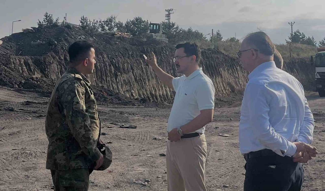 AKYAKA KAYMAKAMI DEMİRTAŞ, ERMENİSTAN SINIRINDAKİ DEMİRYOLU YENİLEME ÇALIŞMALARINI YERİNDE...