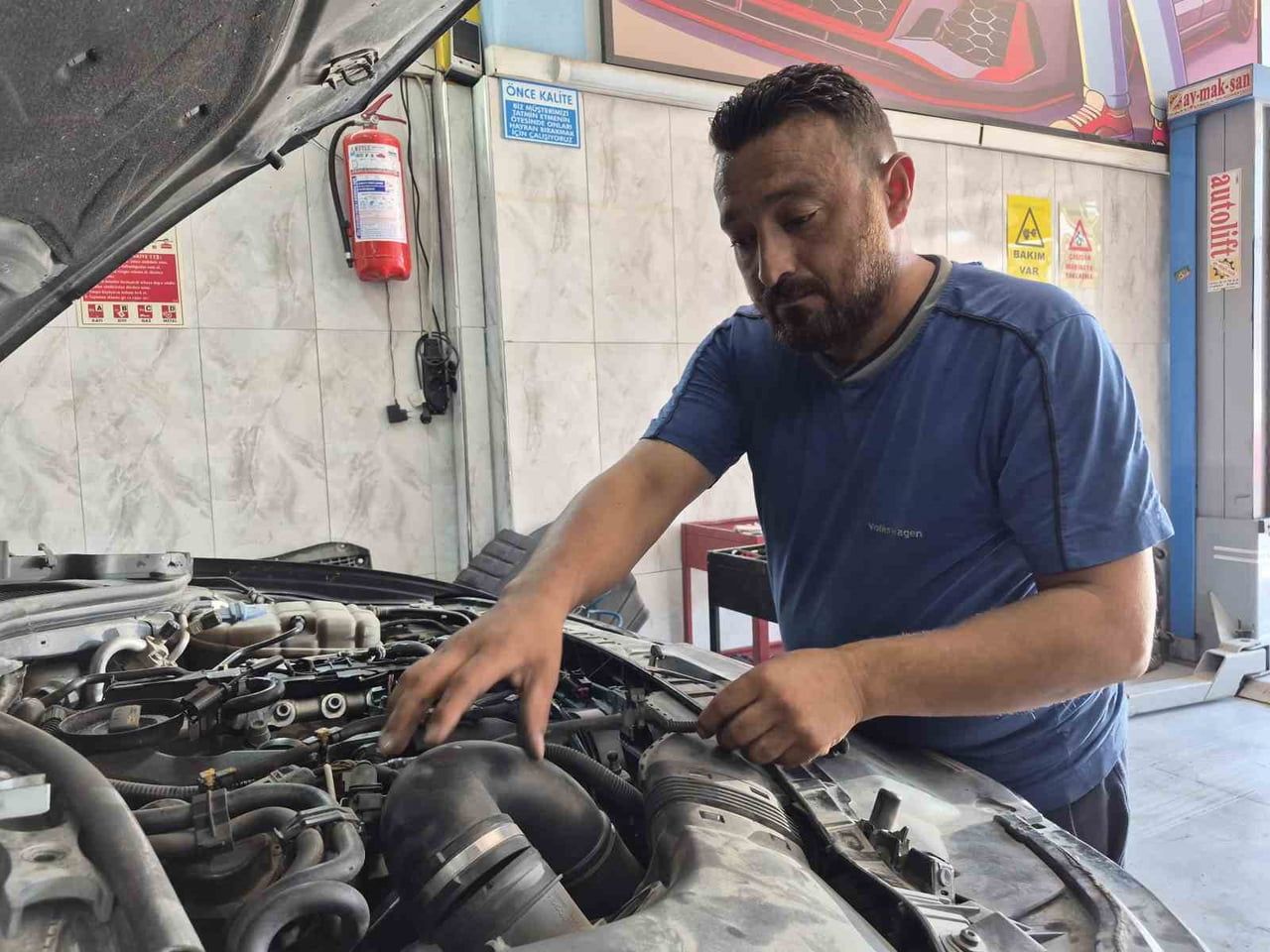ESKİŞEHİR'DE ARAÇ TAMİRCİSİ OLAN OSMAN SAN, OTOMOTİV FİRMALARININ MANUEL ARAÇ ÜRETİMİNİ HER GEÇEN...