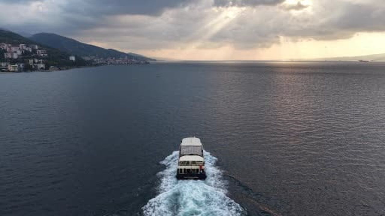 Körfez’de kitap, vapur ve çello aynı yolculukta buluştu