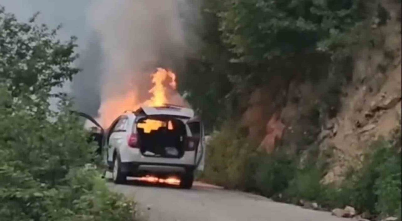 GİRESUN’UN YAĞLIDERE İLÇESİNE BAĞLI ÜÇTEPE BELDESİ BALKAN KÜME EVLERİ YOLUNDA SEYİR HALİNDEKİ...