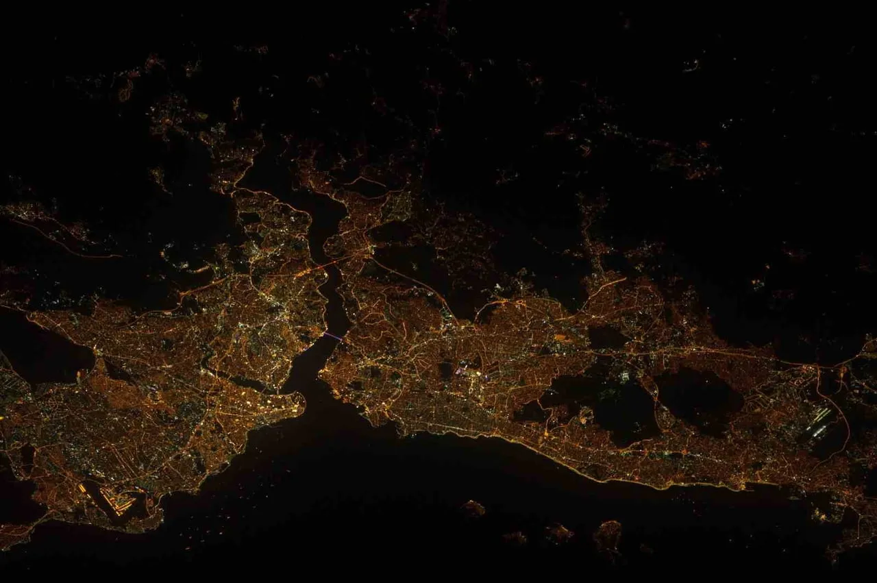 ULUSLARARASI UZAY İSTASYONU'NDA (ISS) GÖREV YAPAN ASTRONOTLAR TARAFINDAN ÇEKİLEN İSTANBUL...
