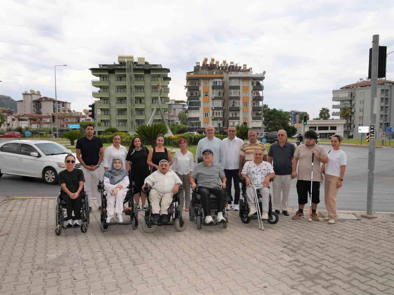 ALANYA BELEDİYESİ, KENT GENELİNDE YAYA ULAŞIMINI GÜÇLENDİRMEK VE FİZİKSEL ÇEVREDEKİ ENGELLERİ...