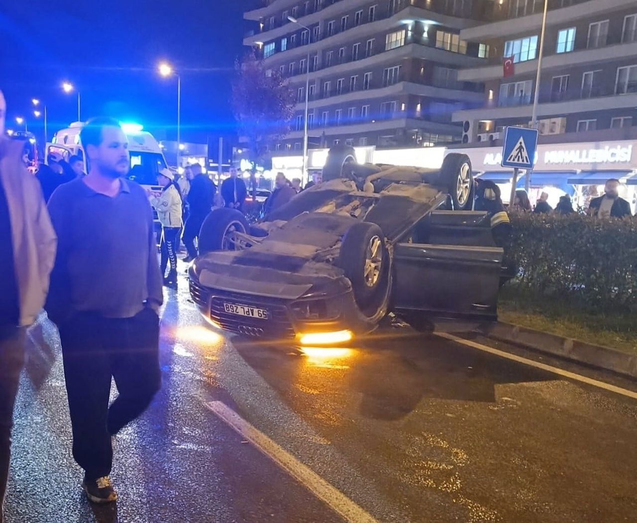 TEKİRDAĞ’IN ÇORLU İLÇESİNDE BİR OTOMOBİLLE ÇARPIŞAN ARAÇ TAKLA ATTI. KAZADA 2 KİŞİ HAFİF...