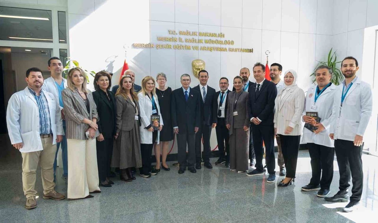 NOBEL KİMYA ÖDÜLÜ SAHİBİ PROF. DR. AZİZ SANCAR, MERSİN ŞEHİR HASTANESİ’NDE SAĞLIK ÇALIŞANLARIYLA...