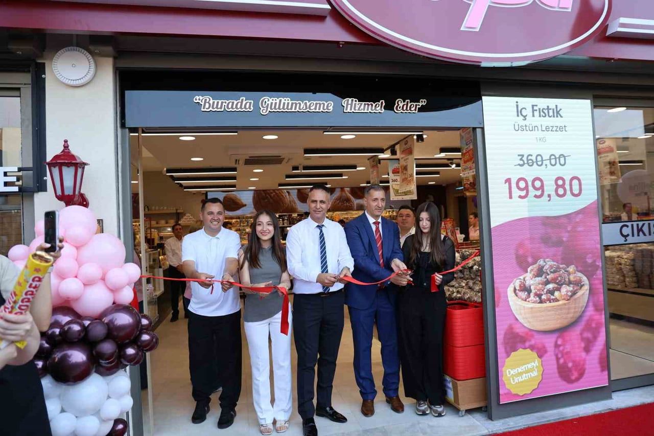 AYDIN'DA YAKLAŞIK 40 YIL ÖNCE AİLE İŞLETMESİ OLARAK FAALİYETLERİNE BAŞLAYAN TUĞBA KURUYEMİŞ BUGÜN...