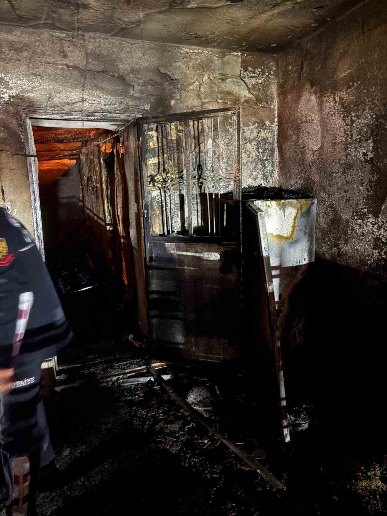 KARACASU’DAKİ YANGINDA 3 KİŞİ YARALANDI
