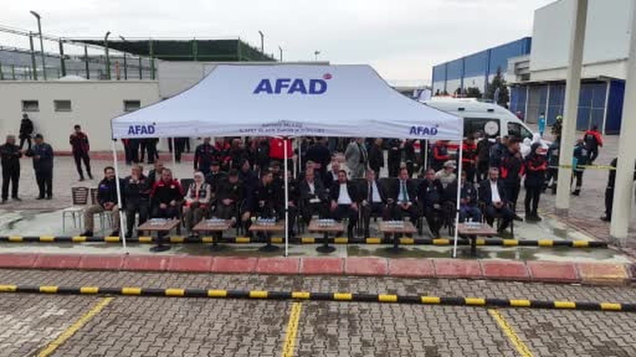 Kayseri'de gerçeği aratmayan kimyasal kaza tatbikatı