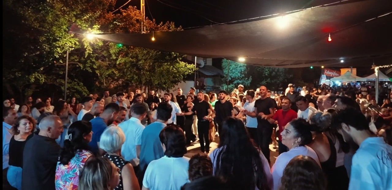 ERZİNCAN MERKEZE BAĞLI TATLISU KÖYÜNDE BU YIL ÜÇÜNCÜSÜ DÜZENLENEN ÇİLEK VE BÖĞÜRTLEN FESTİVALİ...