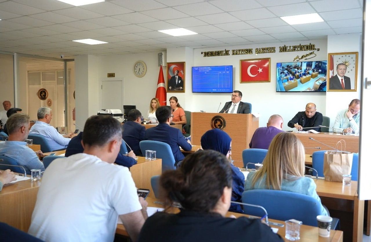 DÜZCE BELEDİYE MECLİSİ’NİN EYLÜL AYI BİRİNCİ BİRLEŞİMİ MECLİS BAŞKANVEKİLİ AV. ARB. ALİ DİLBER...