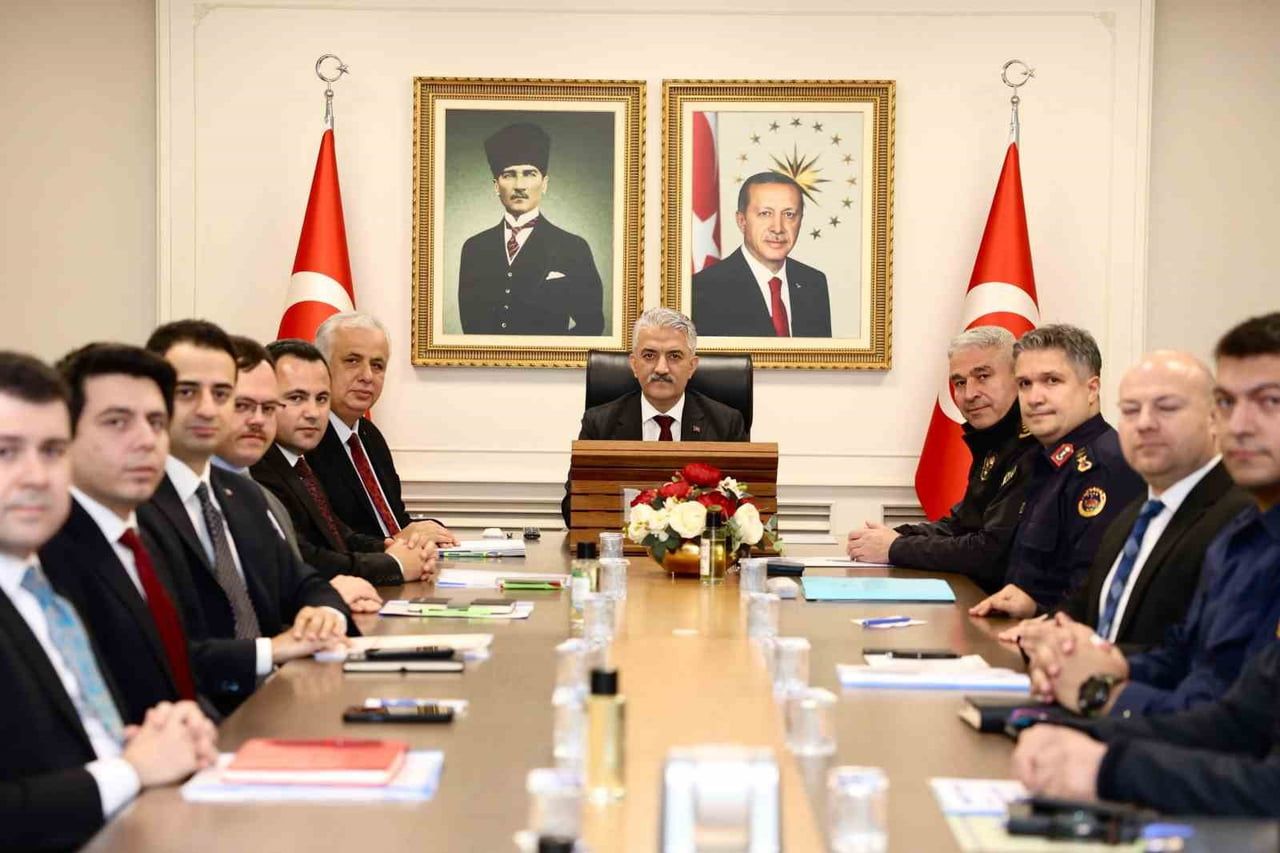 DÜZCE VALİSİ MEHMET MAKAS BAŞKANLIĞINDA GENİŞLETİLMİŞ İL GÜVENLİK VE ASAYİŞ KOORDİNASYON...